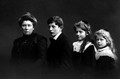 Rebecca, Jean, Madeleine et Marthe en 1909.